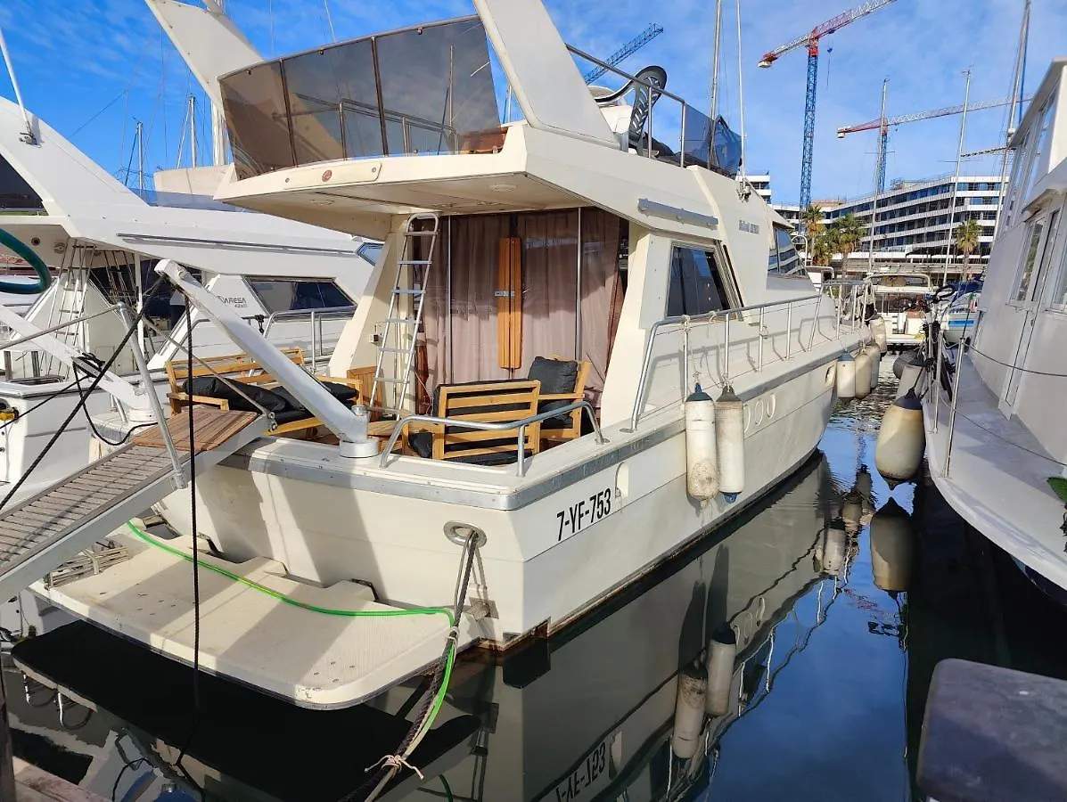 Bateau-hôtel Hotel Voyager à Sant Adrià de Besòs