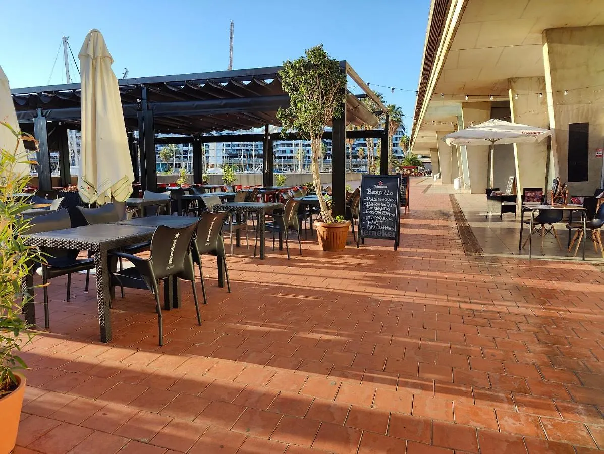 Bateau-hôtel Hotel Voyager à Sant Adrià de Besòs